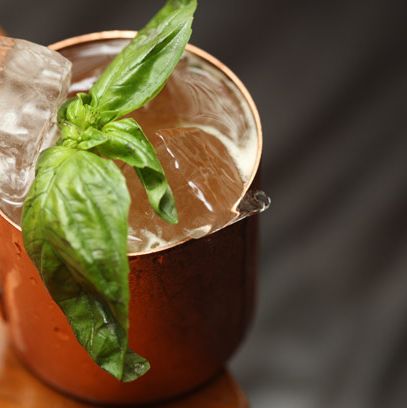 日本威士忌，生姜，罗勒，佩乔氏