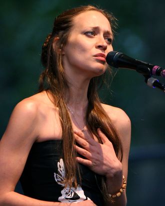NEW YORK - AUGUST 14: Musician Fiona Apple performs live with Nickel Creek at Rumsey Playfield in Central Park August 14, 2007 in New York City. (Photo by Scott Wintrow/Getty Images) *** Local Caption *** Fiona Apple