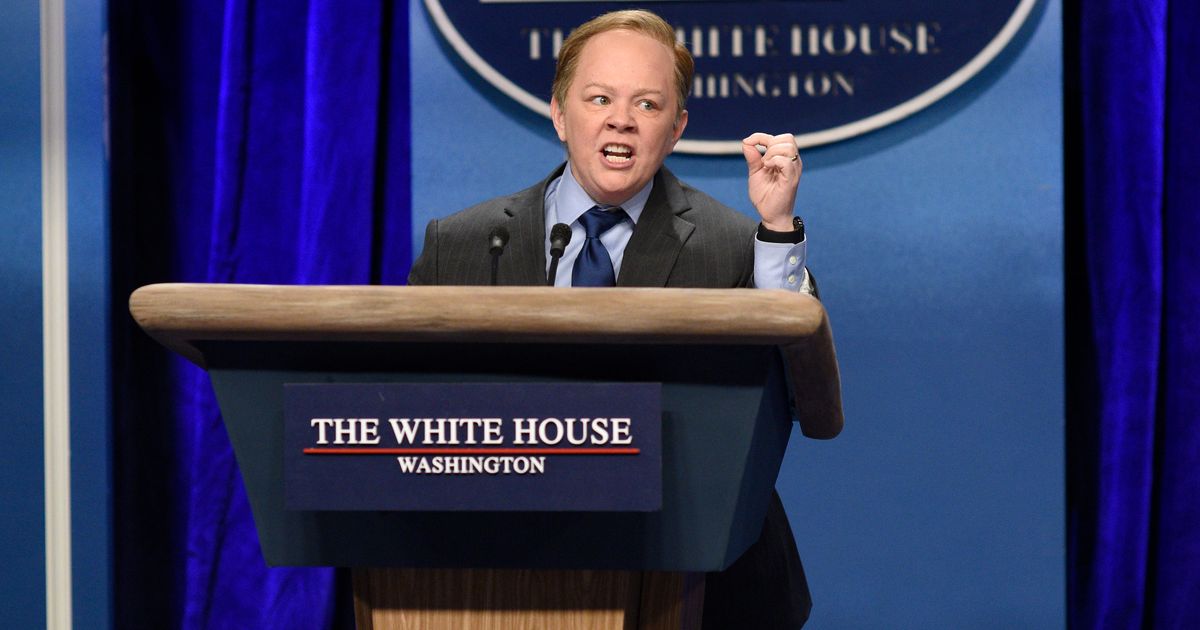 梅麗莎·麥卡錫 (Melissa McCarthy) 對肖恩·斯派塞 (Sean Spicer) 的印像一瞬間週六夜現場經典的