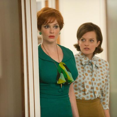 Joan Harris (Christina Hendricks) and Peggy Olson (Elisabeth Moss) - Mad Men - Season 5, Episode 5.