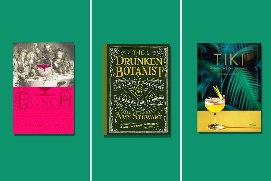 The Essential New York Times Book of Cocktails: Over 350 Classic Drink  Recipes With Great Writing from The New York Times