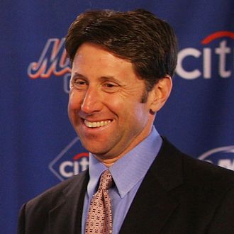 NEW YORK - JANUARY 05: (L-R) General Manager Omar Minaya, Jason Bay and Jeff Wilpon pose for a photo during a press conference to announce Bay's signing to the New York Mets on January 5, 2010 at Citi Field in the Flushing neighborhood of the Queens borough of New York City. (Photo by Mike Stobe/Getty Images) *** Local Caption *** Jason Bay;Omar Minaya;Jeff Wilpon