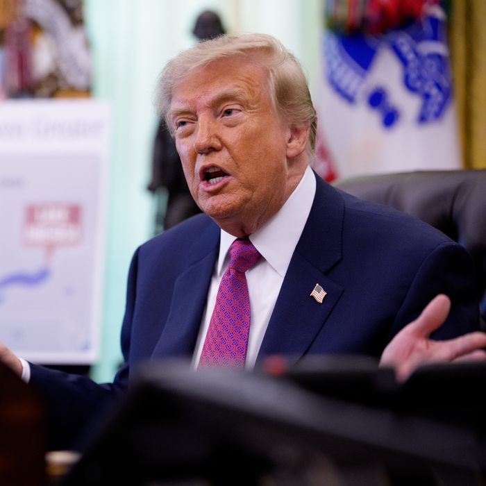 President Trump Signs Executive Order To Rename Lake Ontario as “Lake America”