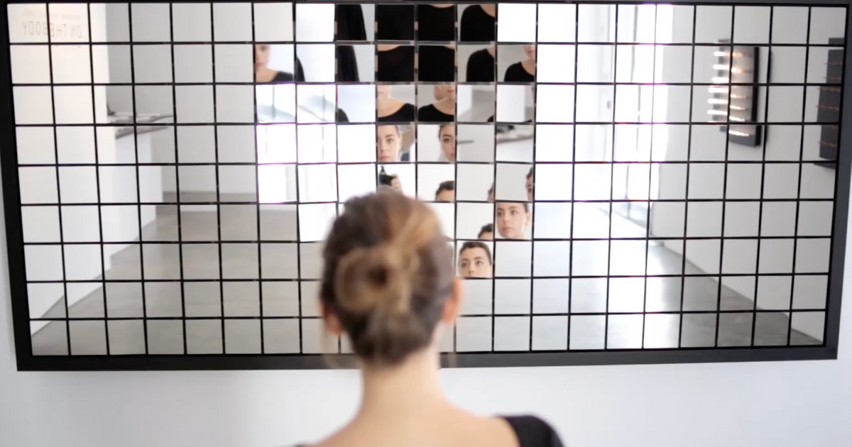 Art Installation With 200 MiniMirrors Is Obsessed With You