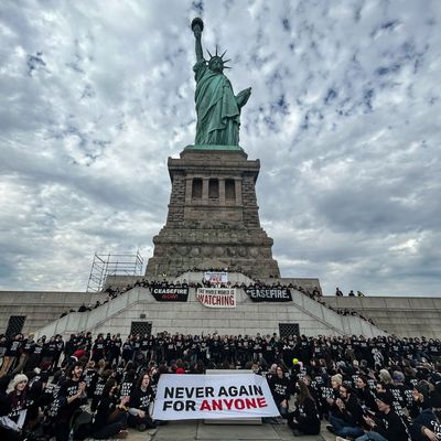 Grand Central Terminal shut down due to pro-Palestinian protests