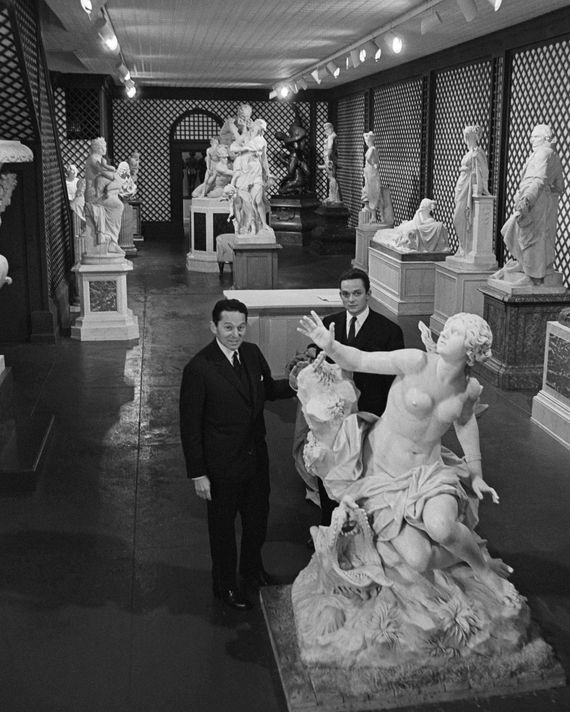 Daniel Wildenstein, left, with his son, Alex, in 1963. (John Orris/The New York Times)