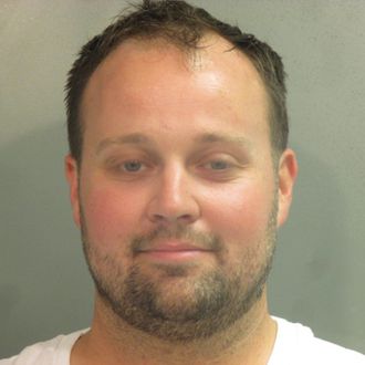 Josh Duggar, Star of TLC’s 19 Kids And Counting, Arrested by U.S. Marshals - Vulture