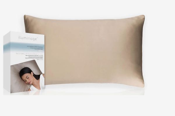 Illuminage Skin Rejuvenating Pillowcase