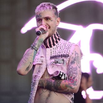 Lil Peep, Rising Emo Rapper, Is Dead at 21