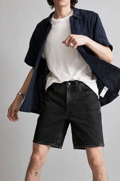 Madewell 8” Denim Shorts in Tumbled Black Wash