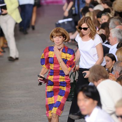 Anna Wintour exiting the Missoni show.
