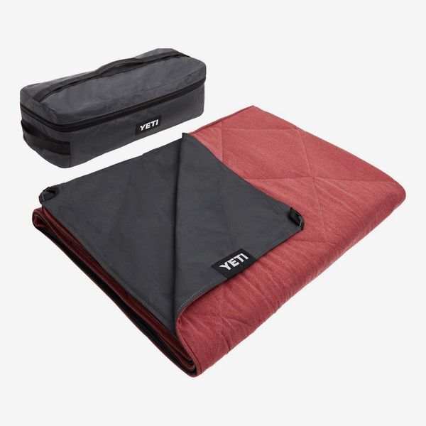 YETI Lowlands Blanket, Multi-Use Blanket with Travel Bag, Fireside Red