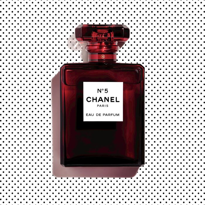 Og så videre Vanding Lignende Chanel No. 5 Will Be Released in Limited-Edition Red Bottles