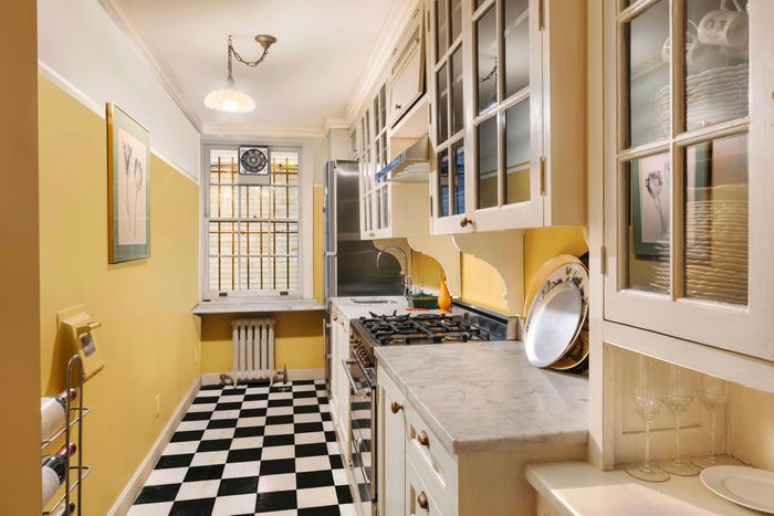 Hamish Bowles lists Greenwich Village co-op apartment