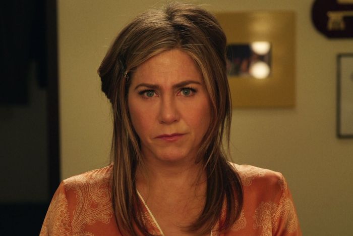 Leder specifically wanted long shots of character&rsquo;s faces, like Alex (Jennifer Aniston) in this scene from The Morning Show pilot.