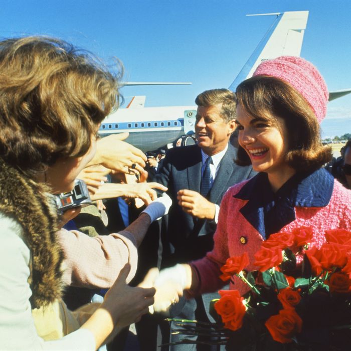 The Long Mysterious Story Of Jackie Kennedys Famous Pink Suit 