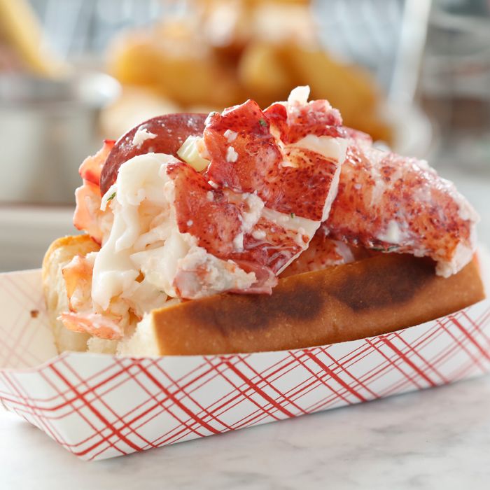 The Absolute Best Lobster Roll In Nyc