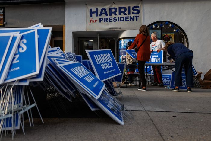 US-VOTE-POLITICS-HARRIS