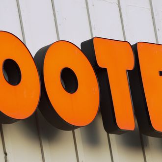 Hooters expanding family-friendly restaurant 'Hoots' without