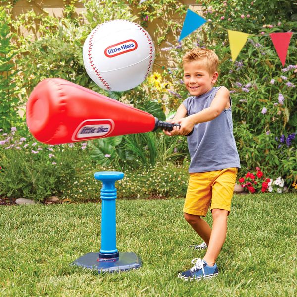 Bubble Lawn Mower - Outside Push Lawnmower Bubble Blower Machine for  Toddlers - Walk Behind Outdoor Activity for Kids by Hey Play (Blue)