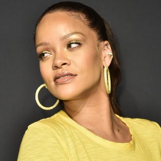 Watch Rihanna and Kendrick Perform ‘LOYALTY.’ Together Live