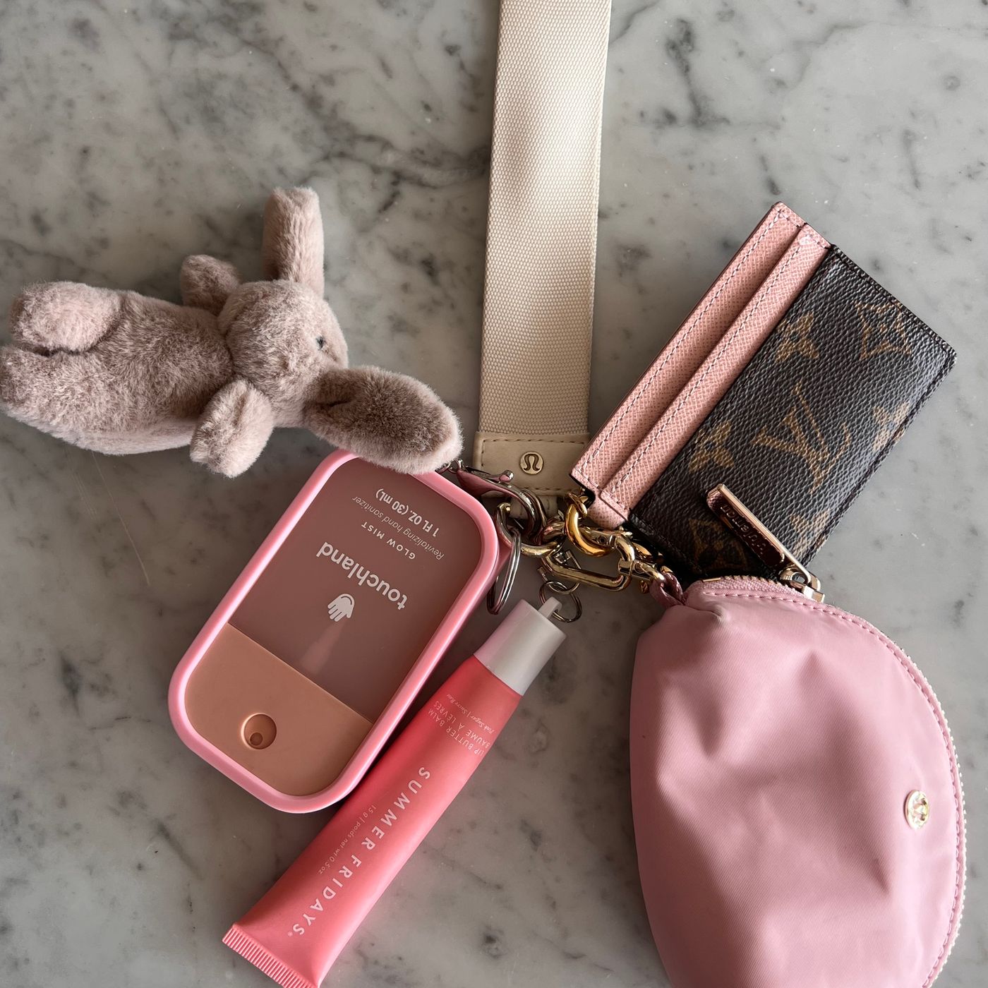 Every 17-Year-Old Has Lululemon's Dual-Pouch Wristlet | The Strategist Every 17-Year-Old Has Lululemon's Dual-Pouch Wristlet | The Strategist