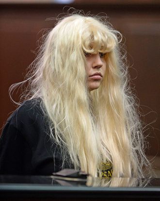 Amanda Bynes appears in court in NYC facing charges of reckless endangerment, tampering with evidence and marijuana possession after allegedly throwing a bong from her apartment window.