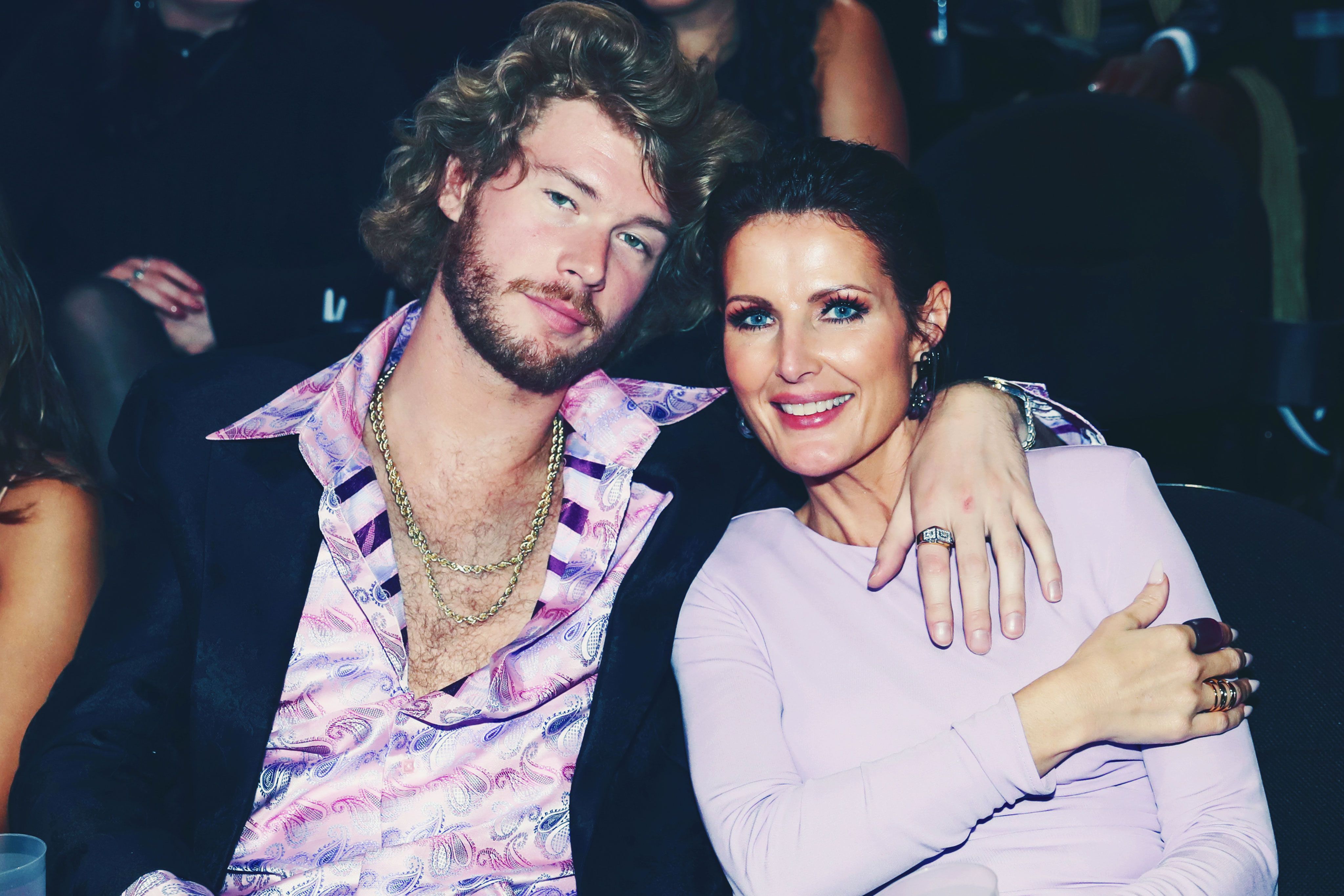 Mom Forced Pain Ful Sex - Yung Gravy took Addison Rae's Mom to the VMAs