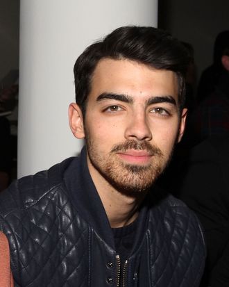 Joe Jonas   hairstyle  easyHairStyler