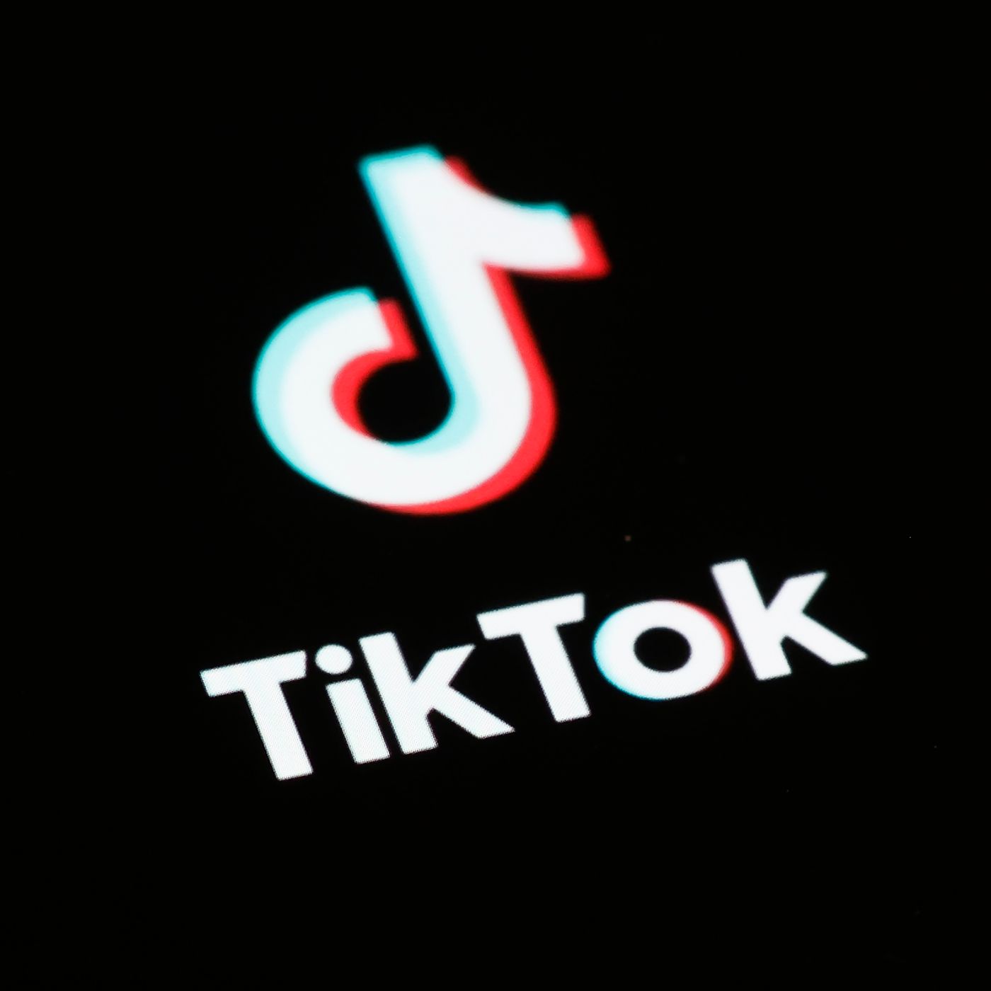 a49e2282fd8ecf5d0be8d54c42ac817706-tiktok-sues-goverment.1x.rsquare.w1400.jpg