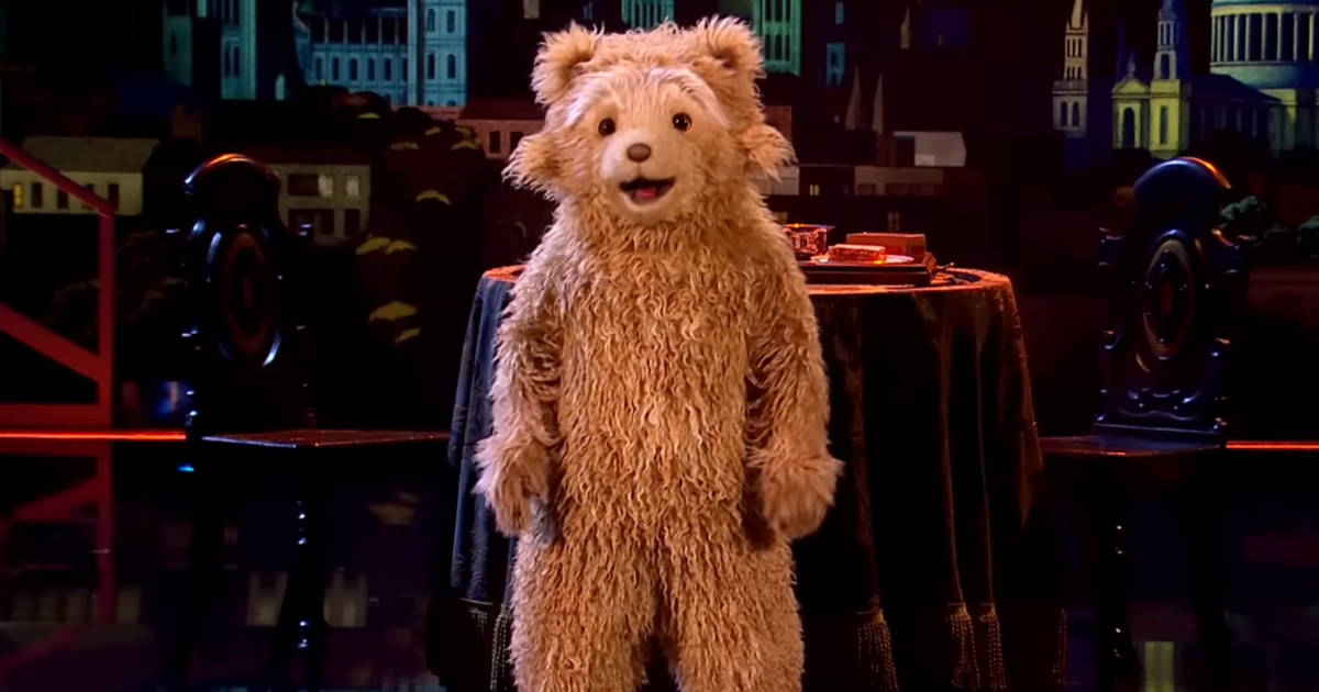 Paddington Sails to America