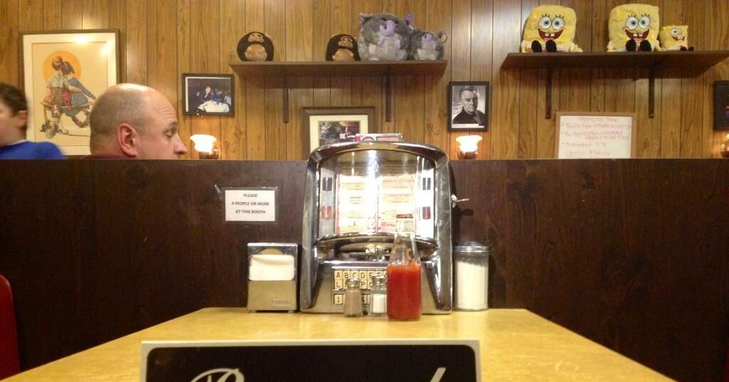 New Jersey Restaurant Featured in Sopranos Finale Pays Tribute to James