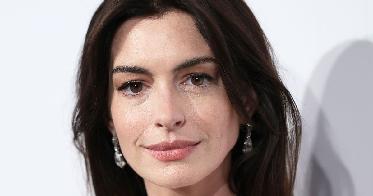 Anne Hathaway Reveals She Had a Miscarriage in 2015