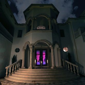 mansion-mosphere, night-mosphere