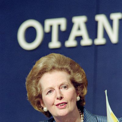 British Prime Minister Margaret Thatcher gives a press conference, on July 06, 1990 at the end of the NATO summit in London. 