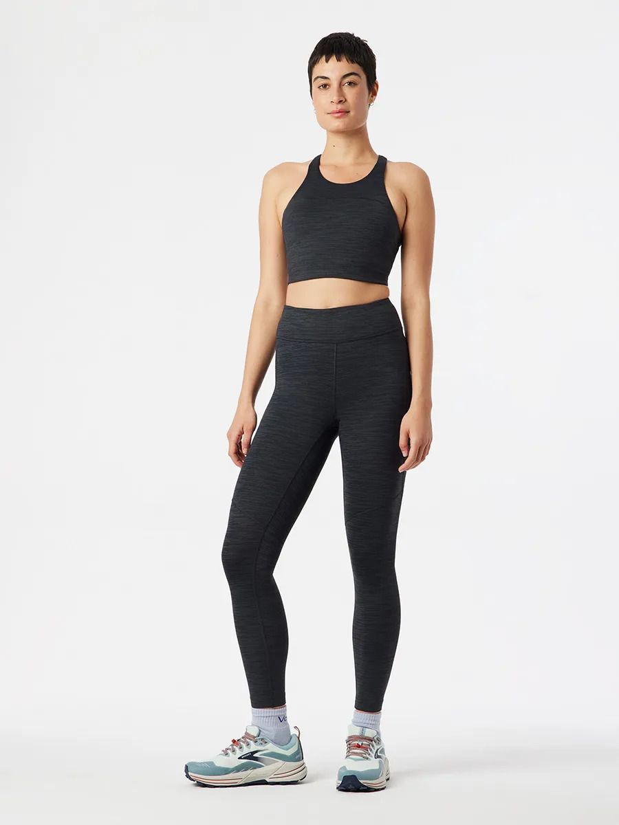 Black Yoga Set For Women W/ Sports Bra & Fitted Mesh Cropped Yoga Pants 