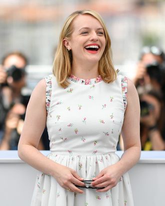 Elisabeth moss sexy