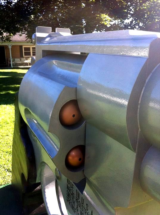 New Jersey Man Builds Giant Gun Mailbox for Freedom, Attention