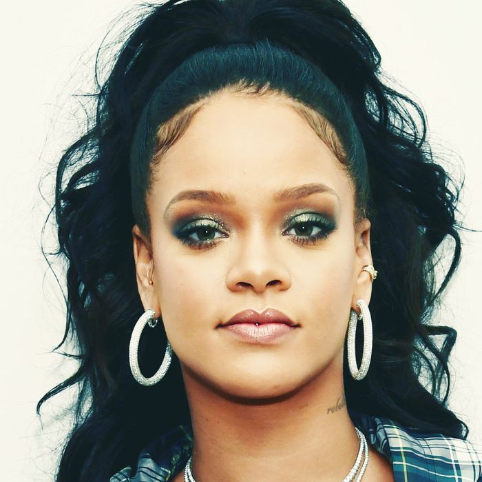 Rihanna Announces Collection Of Fenty Beauty Matte Lipsticks