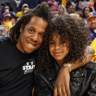 People are amazed at how much Blue Ivy Carter looks like Beyonce at recent  NBA outing: 'Literally twins