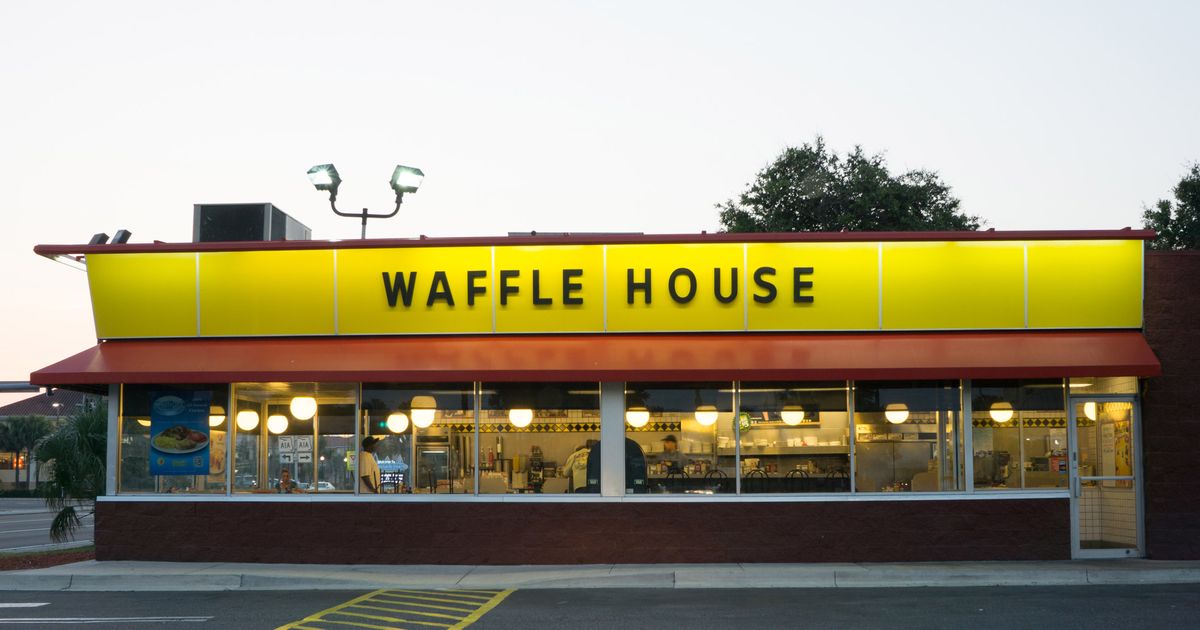 Waffle House Waitress Finally Gets Her 1,000 Tip