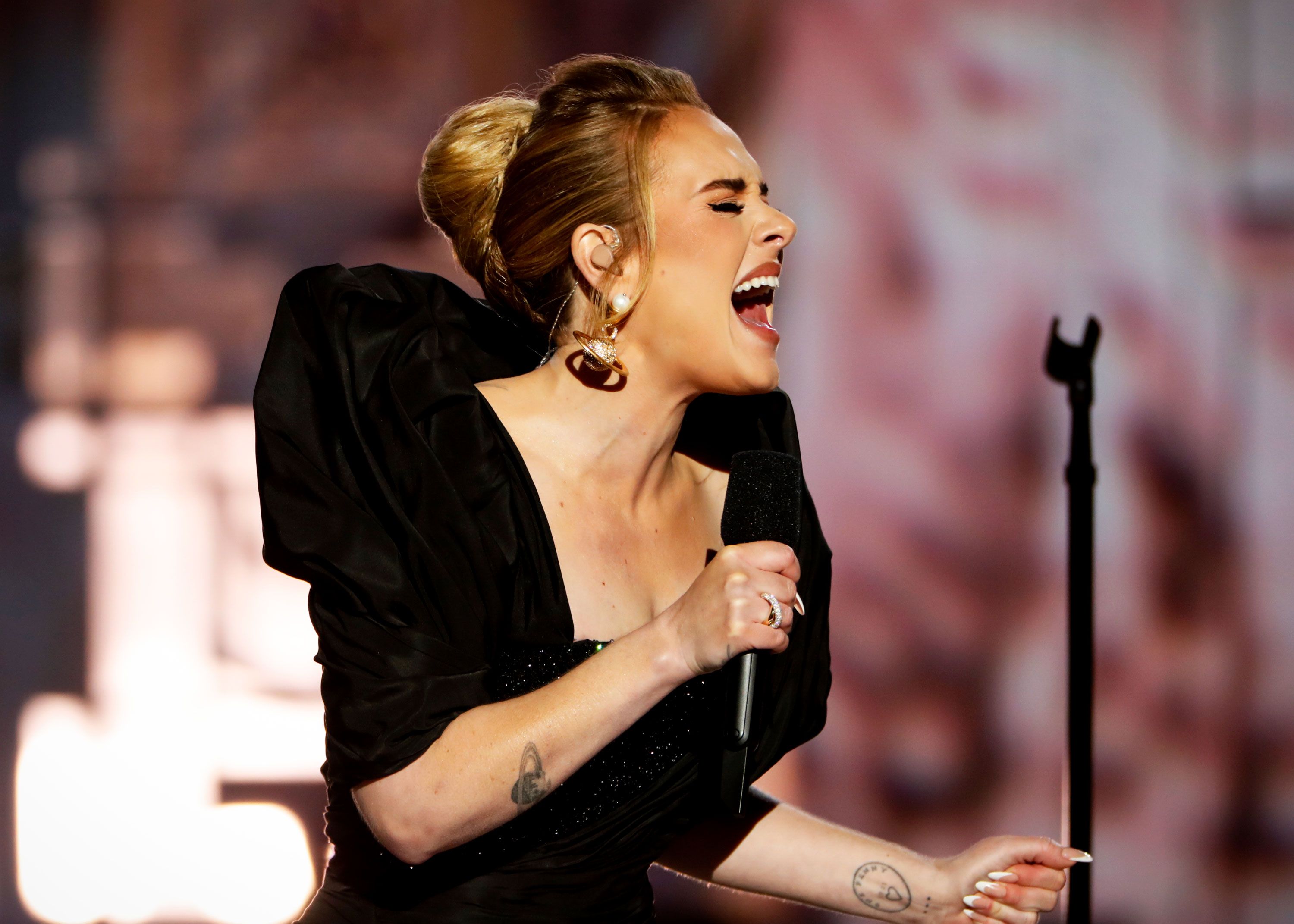 Adele Cries to Her Music, Too - The New York Times