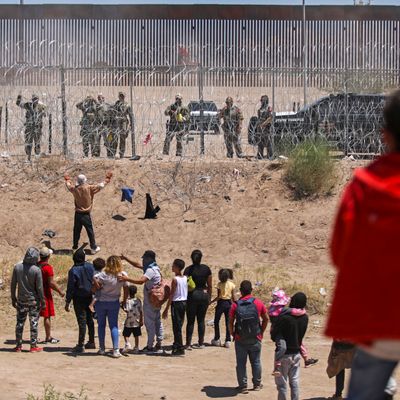 TOPSHOT-MEXICO-US-BORDER-MIGRATION