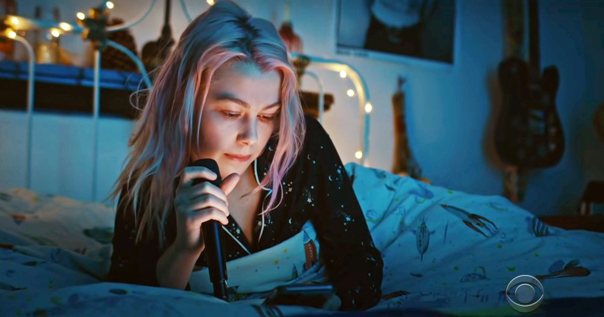 Phoebe Bridgers Rocket Ship Bedsheets 2021 The Strategist