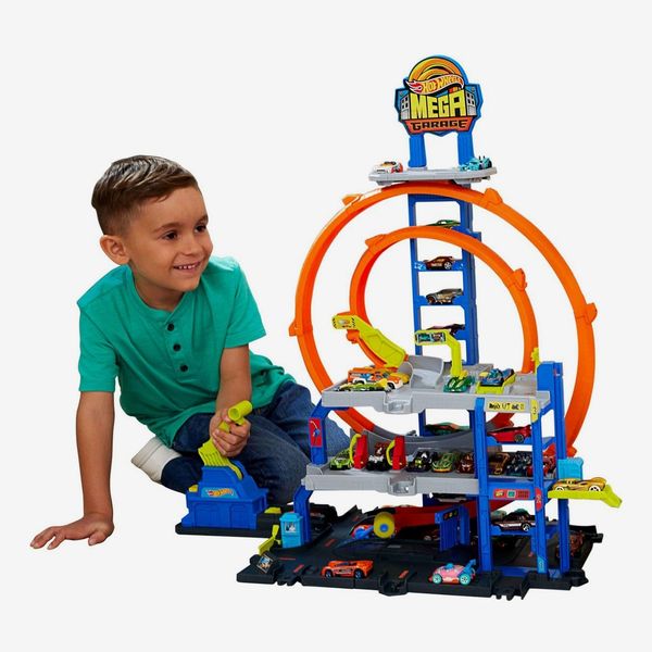 Hot Wheels 1:64 Scale Mega Loop Multi-Level Die-Cast Garage Playset