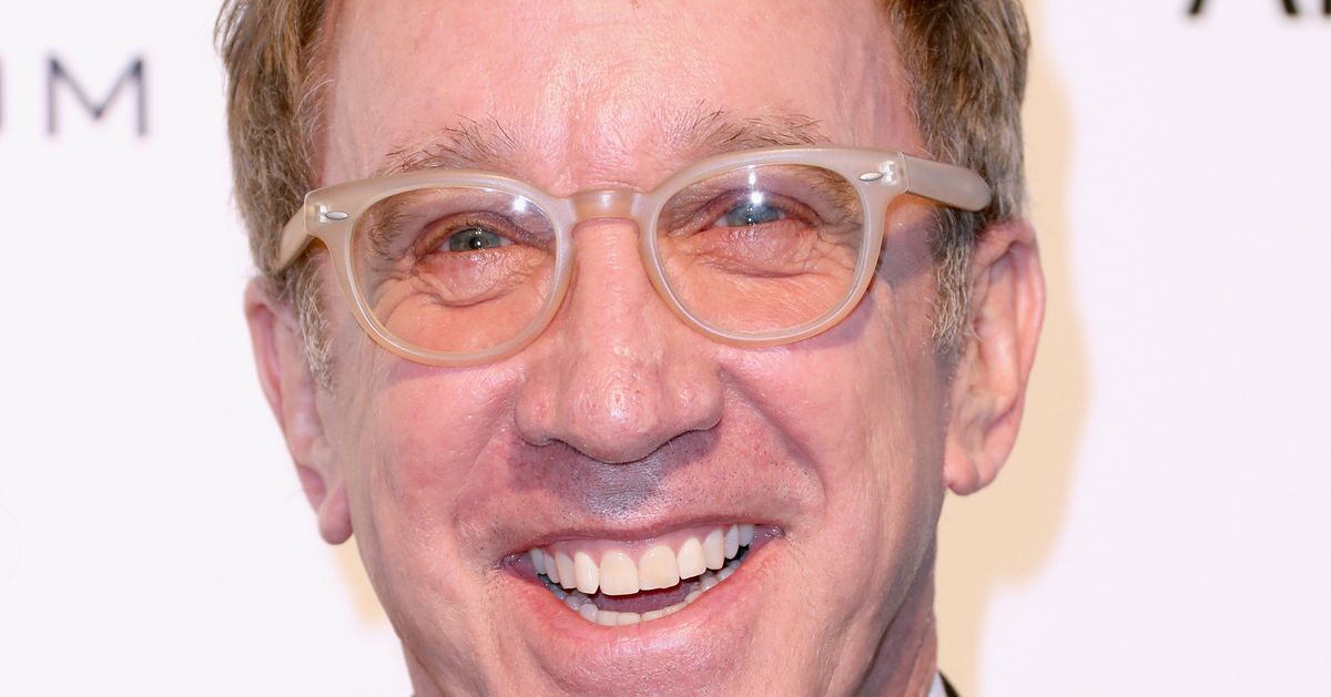 安妮·弗蘭克中心（Anne Frank Center）要求蒂姆·艾倫（Tim Allen）對將好萊塢與30年代德國進行比較道歉：“蒂姆，你失去了理智嗎？”