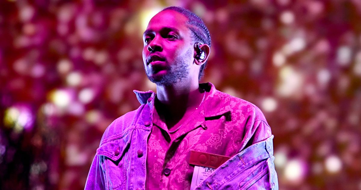 Download Kendrick Lamar Against Pink Smoke Wallpaper