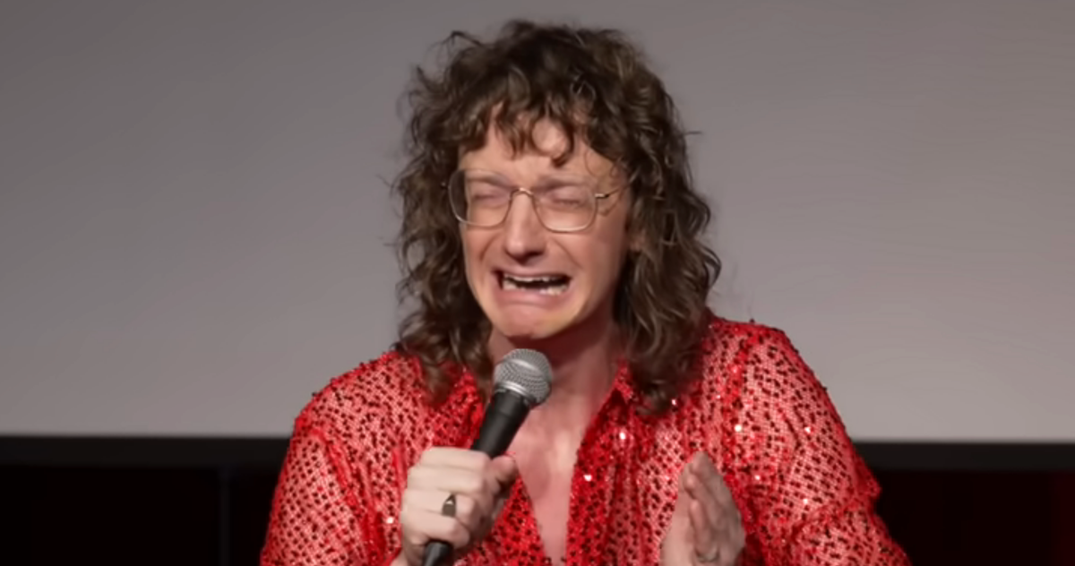 Chris Fleming's Bitmoji-Filled Tour de Force