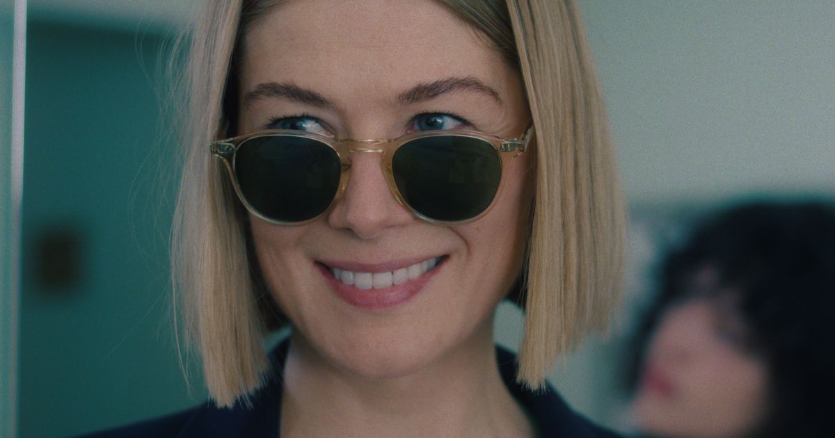 'I Care a Lot' Netflix Movie Review: Rosamund Pike