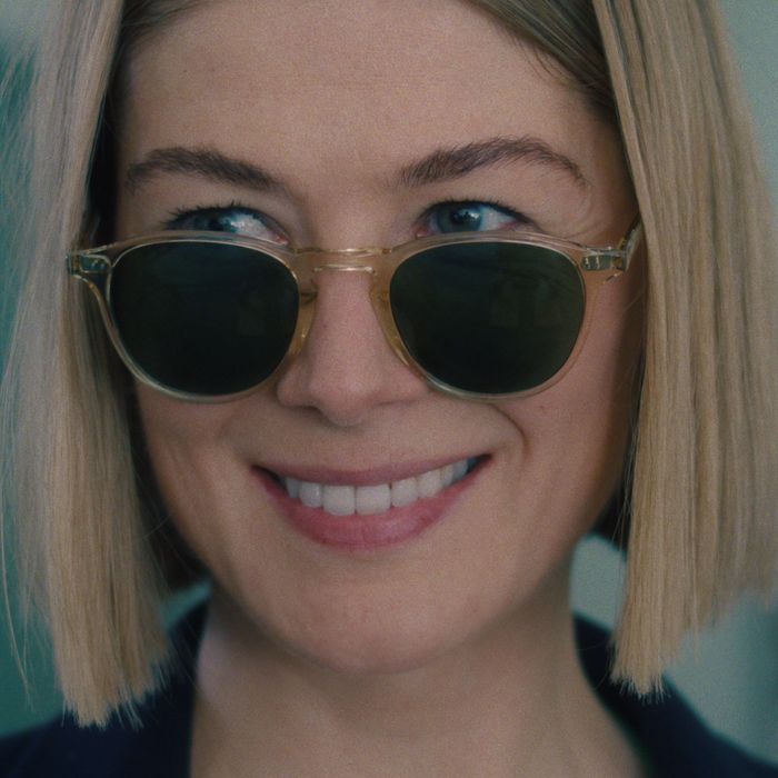 'I Care a Lot' Netflix Movie Review: Rosamund Pike